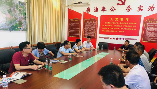 2019年7月18日，西埔镇石埔村侨联会座谈-东山县_副本.jpg