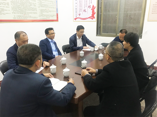 图为验收组听取福安市侨联工作汇报。 谢金水 供图.png