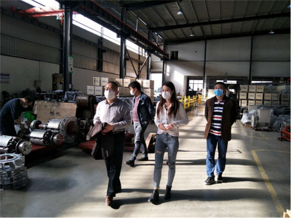 2在福安市神洲电器有限公司生产车间了解生产情况.png