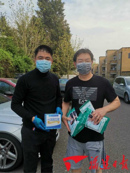 2福清小伙林新献为闽籍海外乡亲送口罩.JPEG