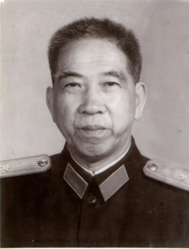陈青山将军.jpg