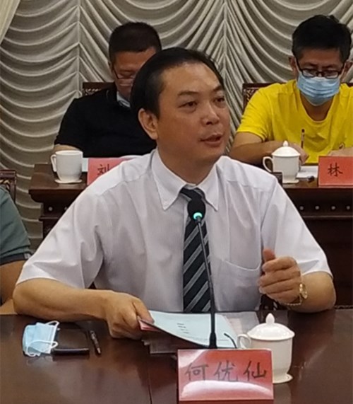 省侨商会执行会长何优仙发言_副本.jpg