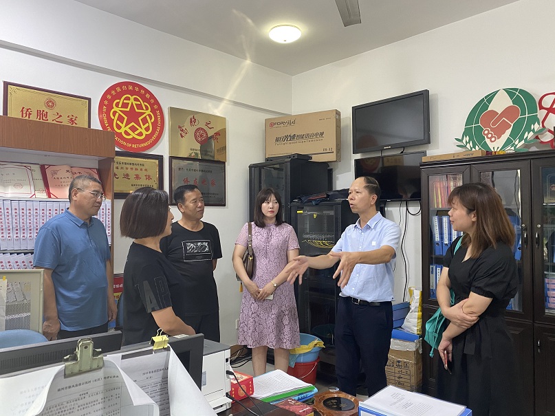 联谊交流长乐区侨联讯:8月31日,临汾市侨联党组书记梁秋菊一行7人赴