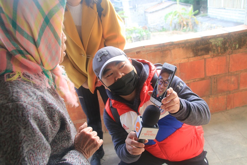 与庄教授现场连线3.jpg