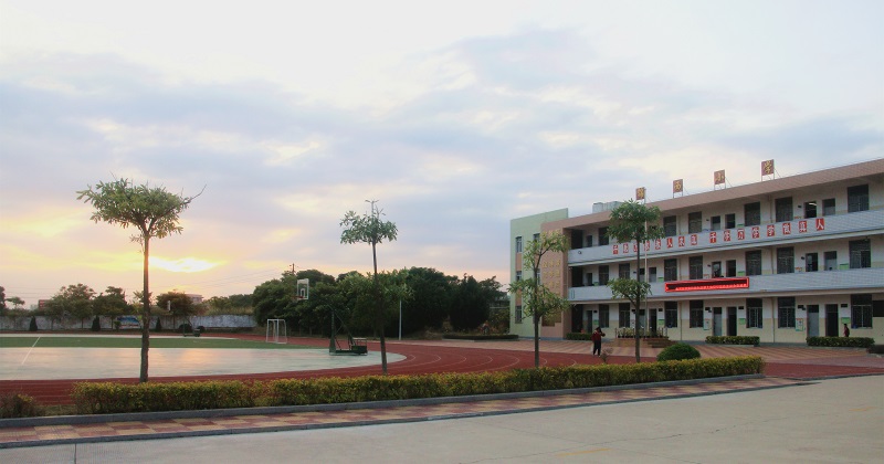 如今的锦西小学.jpg