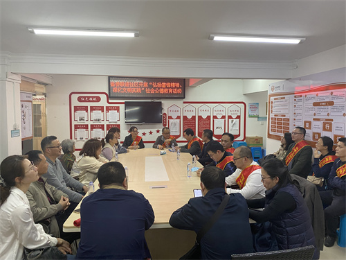 02省侨联进社区宣讲重要精神.jpg