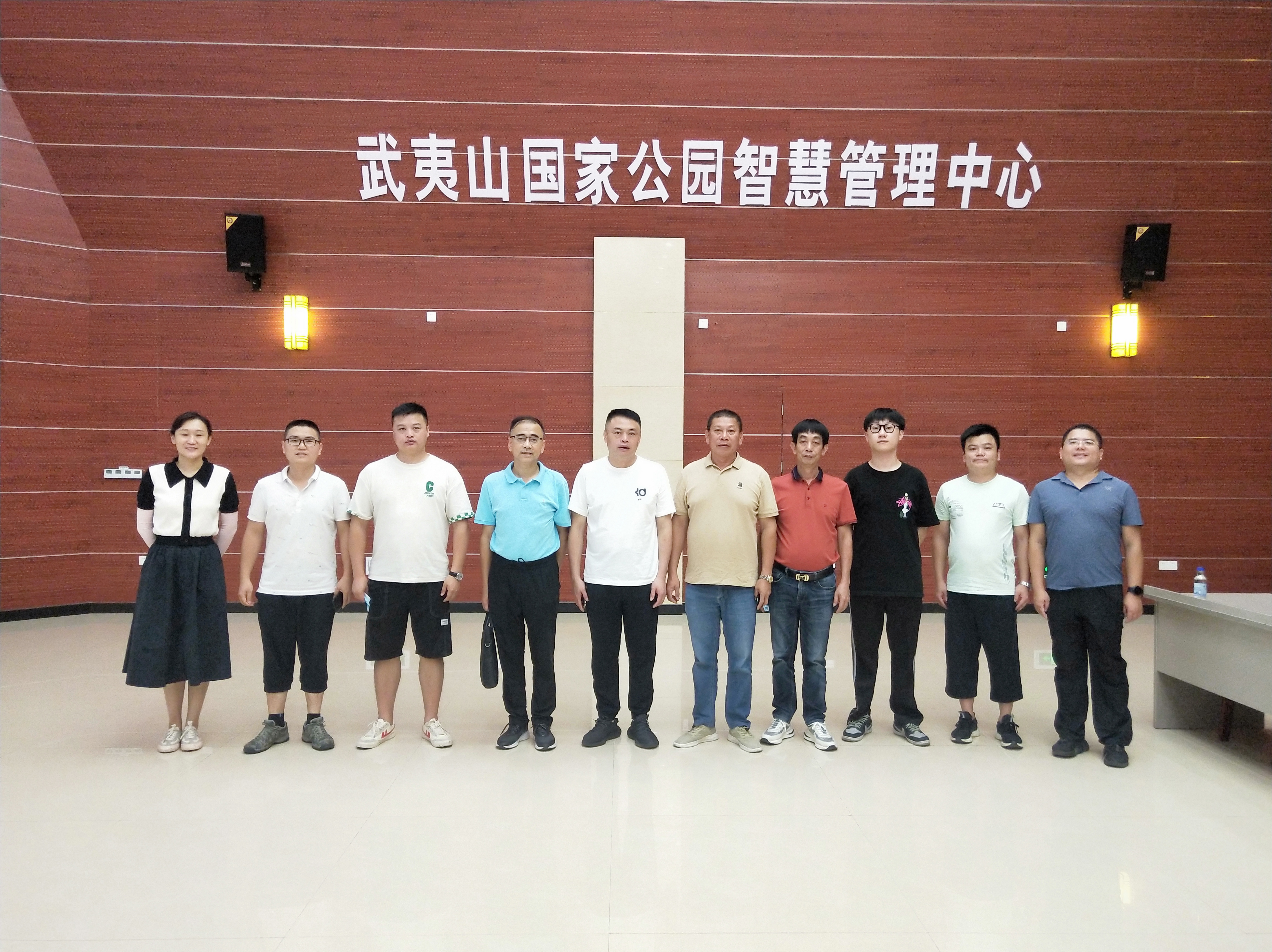 活动合影 (2).jpg