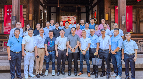 参观福建华侨主题馆。 赵林丹 摄.jpg