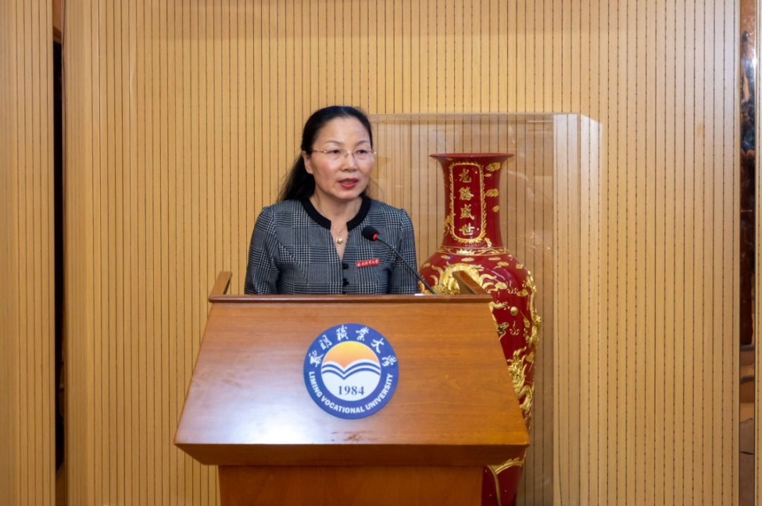 马来西亚 黎明职业大学营2.png