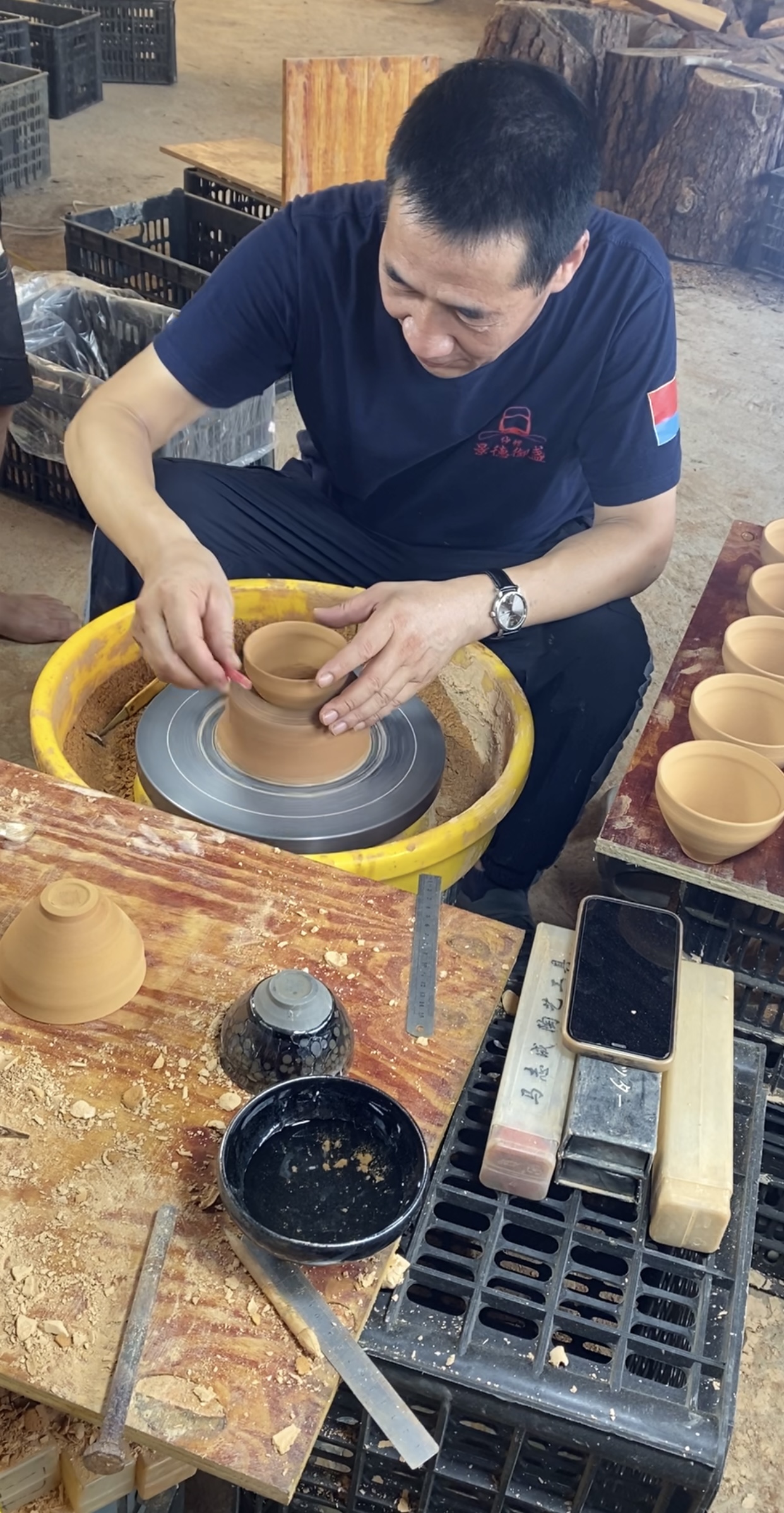 徐勇生在制作建盏 黄琼琼摄.jpg