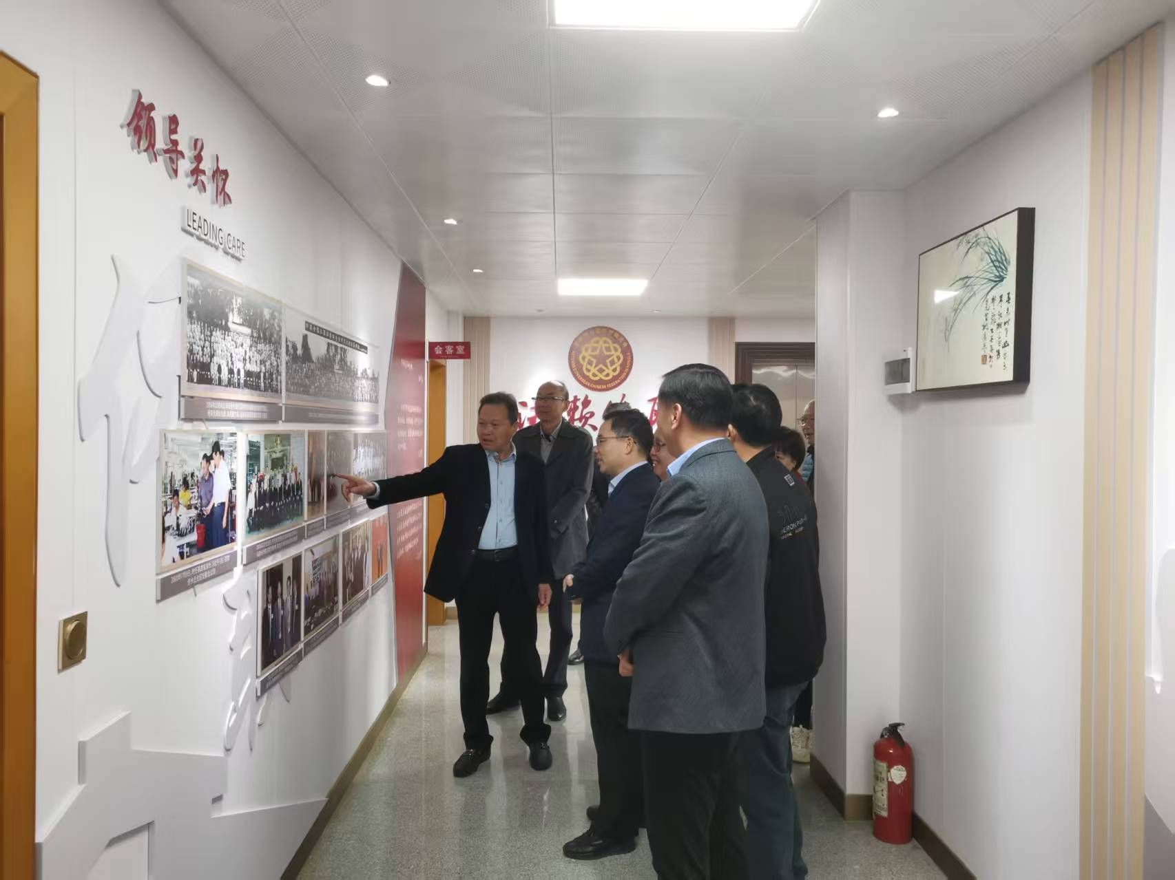 省侨联、泉州市侨联一行参观洪濑镇侨史馆  黄顺毅摄.jpg