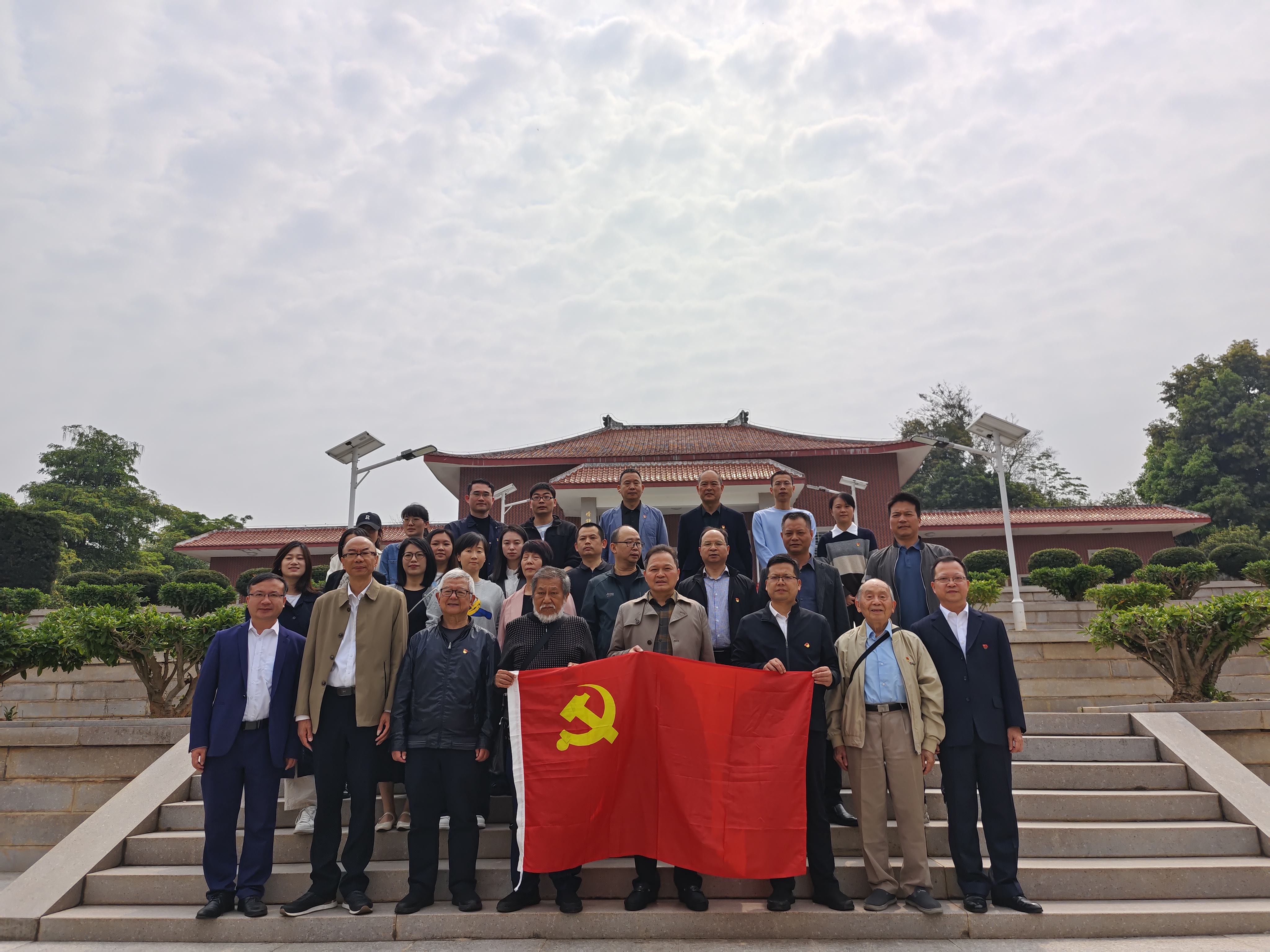 图一 合影（许炳炫摄）.jpg