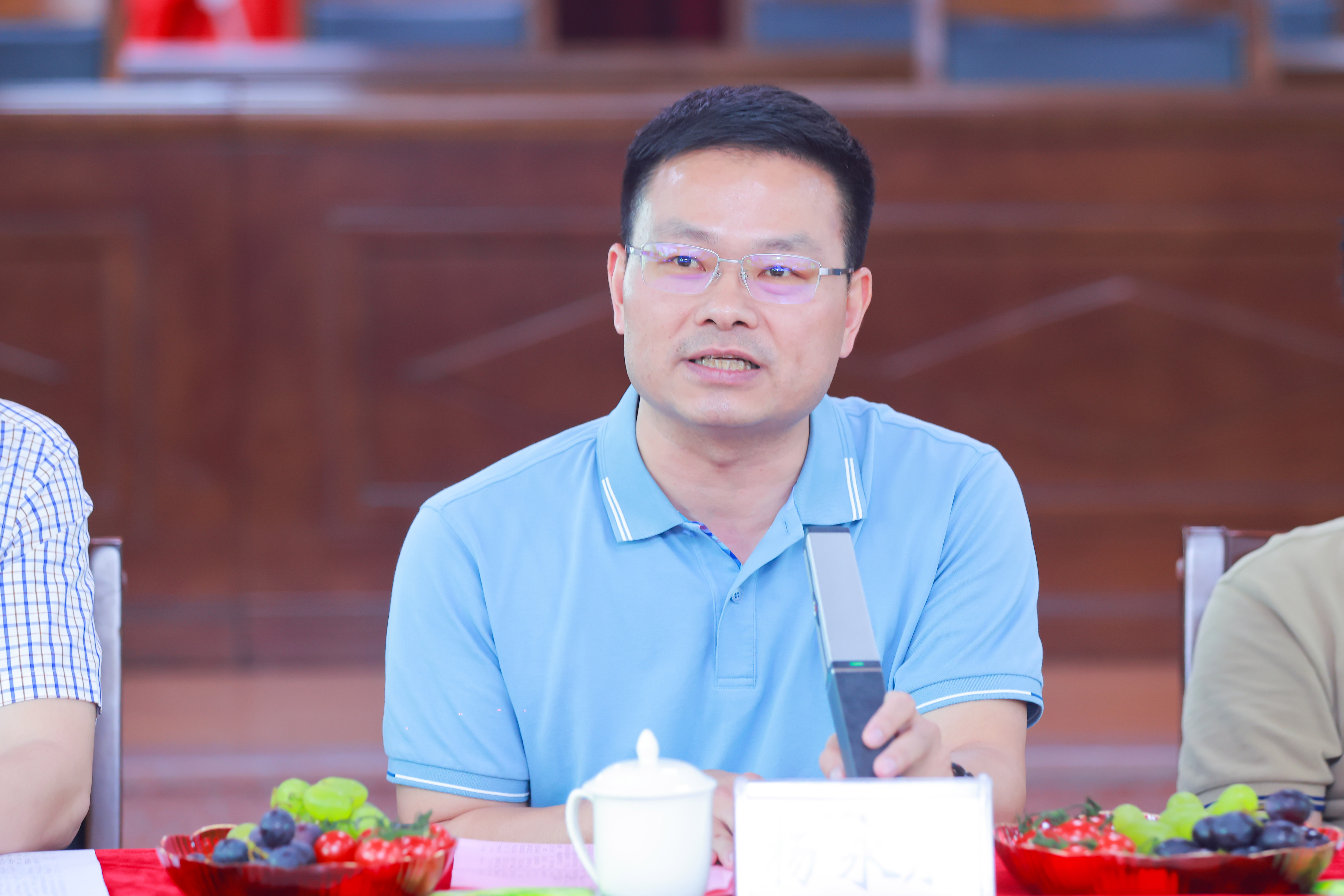 图四 乐峰镇党委书记杨永胜（乐峰镇供图）.jpg