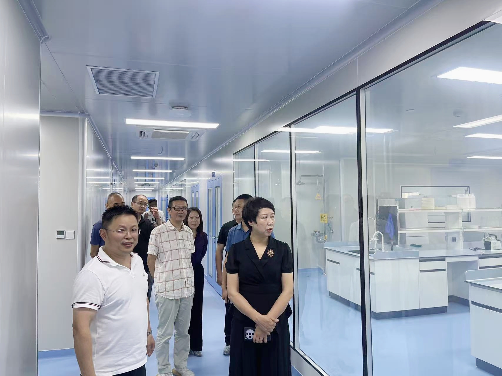 图片3 实地调研参观工厂.jpg