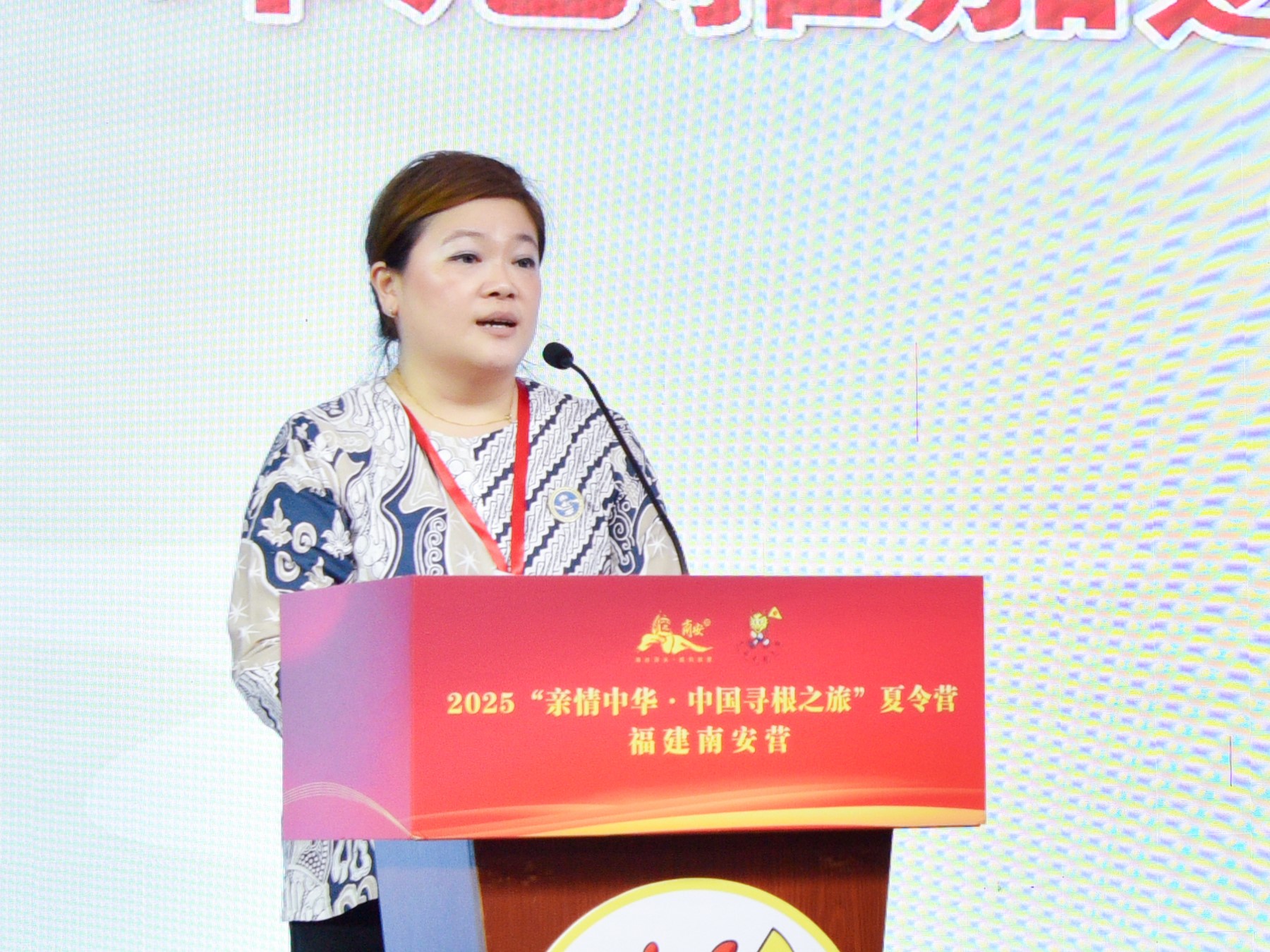 图7 印尼领队黄婉铌女士发言.JPG