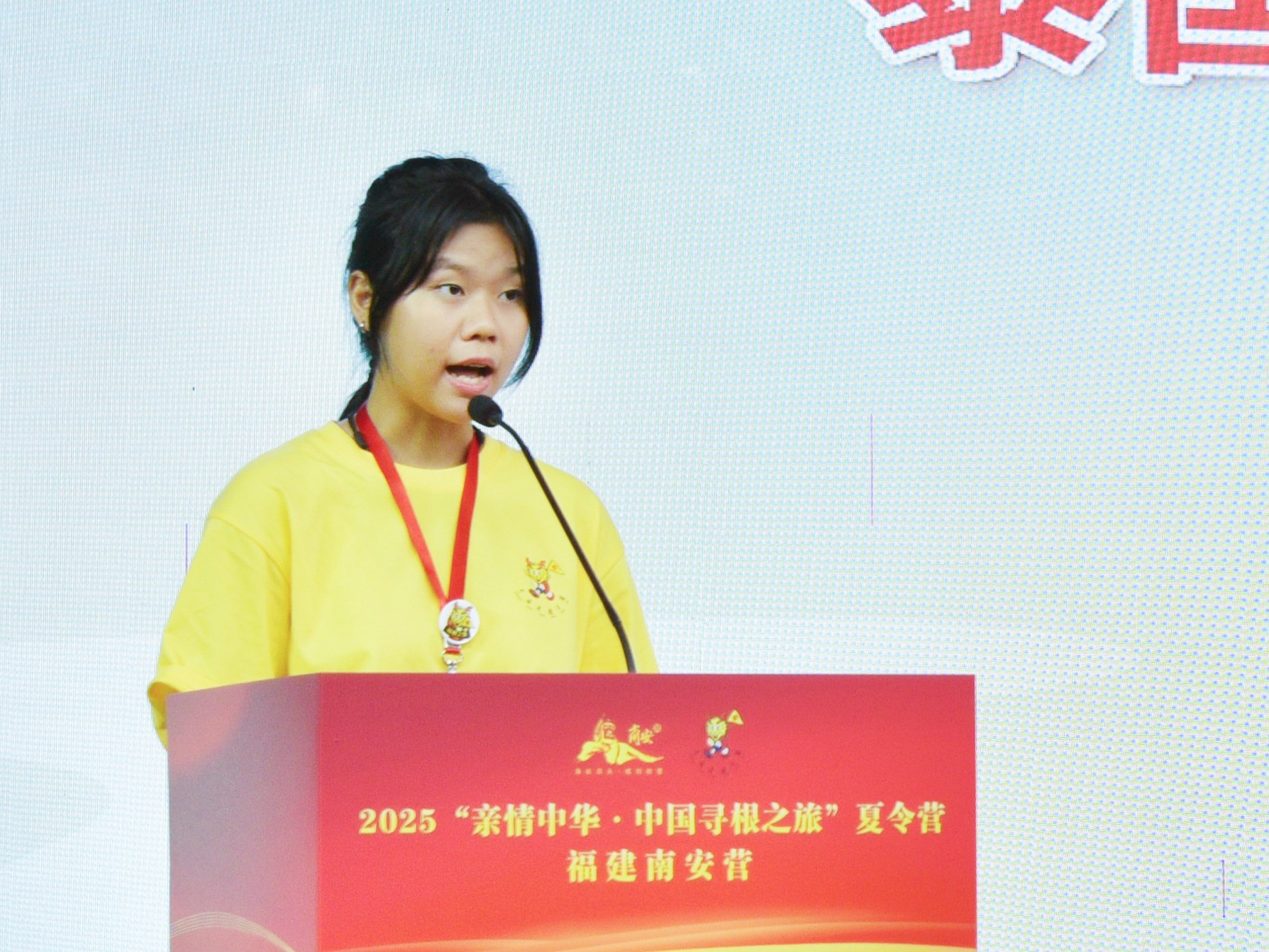 图10 泰国营员代表王桉琪发言.JPG