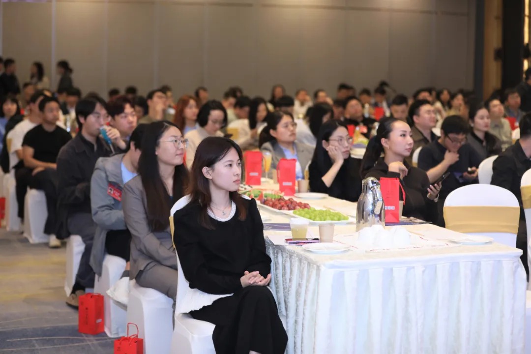 cf8f555eac9426673d1ab7e6b6df870d.jpg