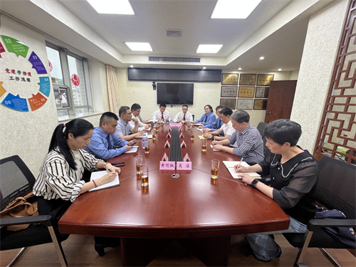 座谈会现场照片.jpg