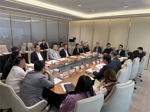 与中国侨商会座谈.jpg