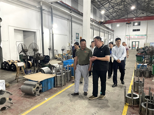 宁德市侨联一行走访亚南电机集团。福安市侨联 供图.jpg