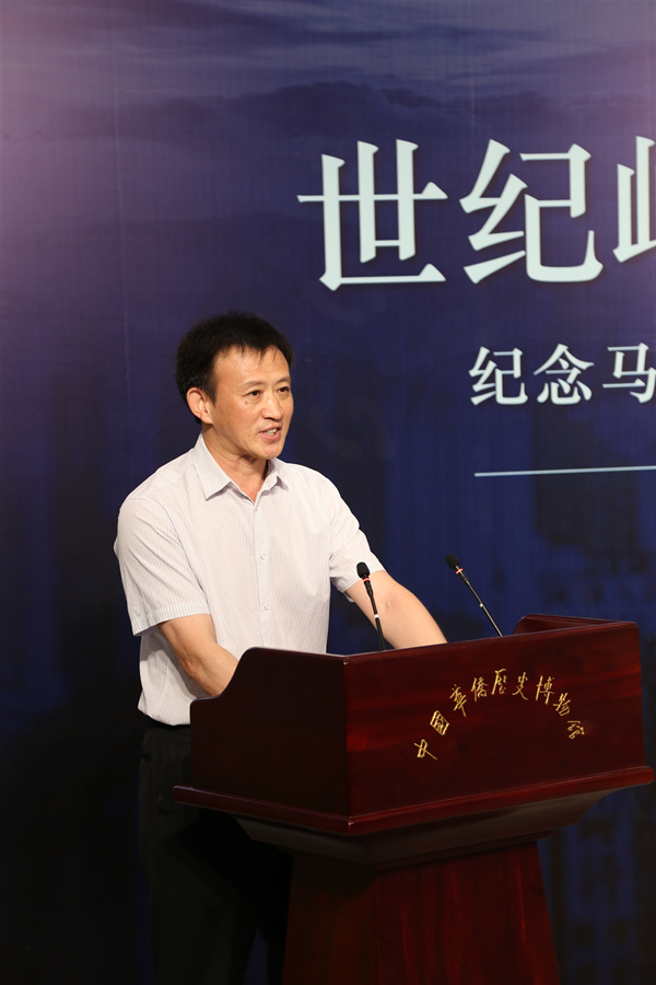 2中国华侨历史博物馆副馆长祈德贵致辞,2019年7月30日,华教领袖沈慕羽先生书法展在京举行_副本.jpg 2中国华侨历史博物馆副馆长祈德贵致辞,2019年7月30日,华教领袖沈慕羽先生书法展在京举行_副本.jpg