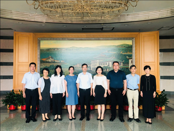 座谈会后与会人员合影留念_副本.jpg