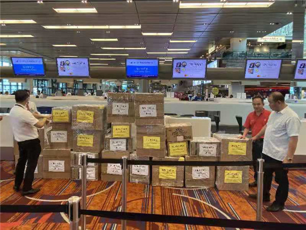 新加坡华源会捐赠防疫物资.jpg