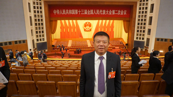 全国政协大会海外代表，中国侨联侨商联合会常务副会长、马达加斯加华商总会会长、法国福建商会会长蔡国伟先生.jpg