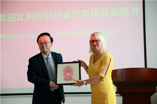 集美工业学校积极推动国际化办学，加强对外交流.jpg