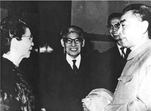 1965年，周恩来总理亲切会见李光前先生伉俪_看图王.jpg