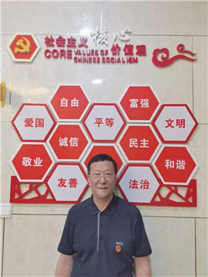 江阴镇侨联主席严和勇.jpg 江阴镇侨联主席严和勇.jpg