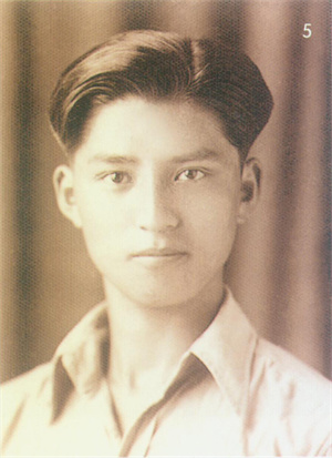 1940年，庄炎林在广西桂林中学.jpg