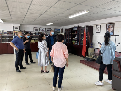 陈群英主席一行参观中山华侨研究会。 吴倩 摄.jpg
