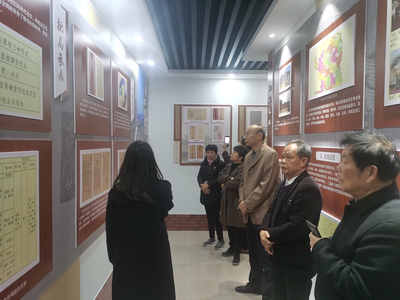 2参观南安(梅山)侨批展示馆.jpg 2参观南安(梅山)侨批展示馆.jpg