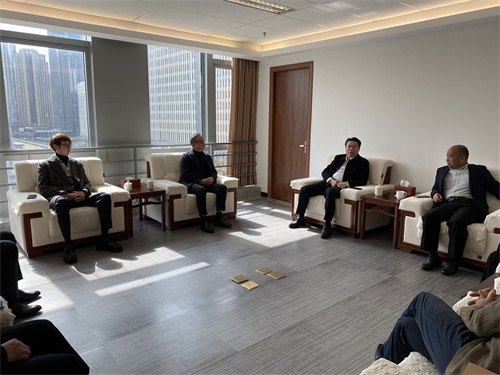 座谈会.jpg