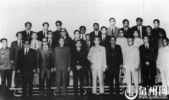 09 1971年，李引桐带领马来西亚贸易代表团访问，受到周恩来总理及李先念副总理亲切接见。.jpg