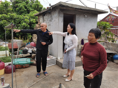 惠安县侨联工作人员实地走访陈兴麟老家 黄雅青摄.jpg