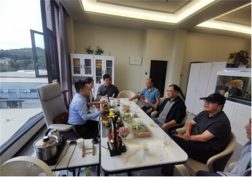 调研组与福安市力神电机有限公司负责人座谈交流.jpg