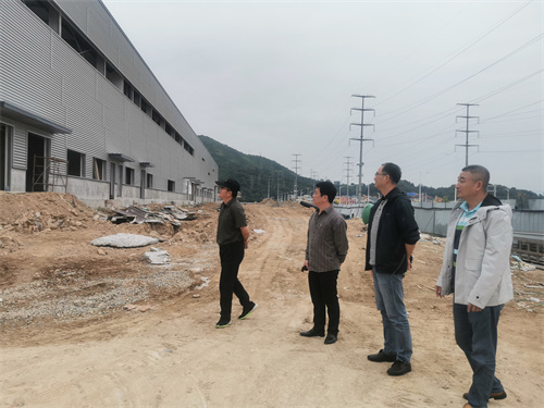 调研组一行现场查看“宁波震裕”项目建设进度.jpg