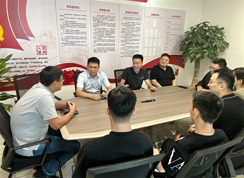 调研组在B1集团  冯明敏摄.jpg