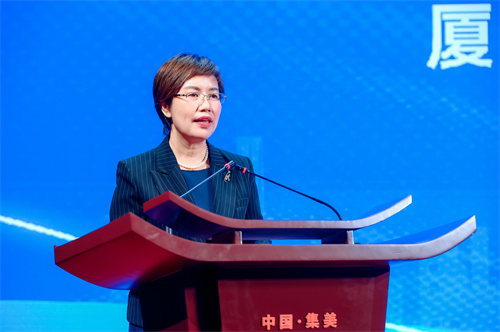 厦门市委统战部常务副部长、市侨办主任、一级巡视员、市海联会常务副会长何秀珍讲话.jpg