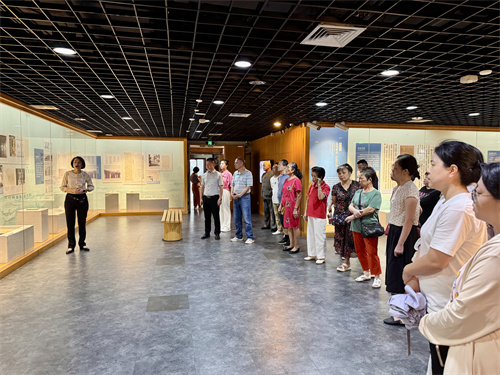 走进华侨博物院.jpg 走进华侨博物院.jpg