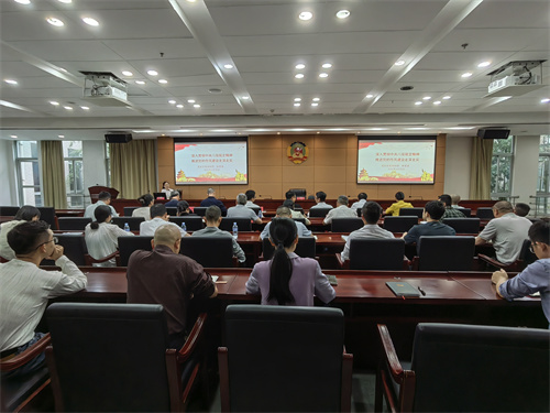 图1：市委讲师团林爱清同志作《扎实开展深入贯彻中央八项规定精神学习教育 推动作风建设走深走实》专题辅导.jpg