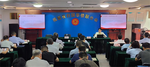 2.省纪委监委一室副主任翁明敏作授课辅导.jpg