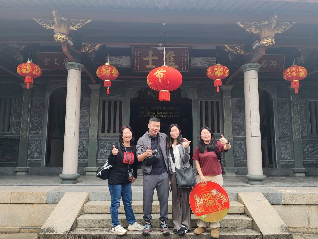 图1:马来西亚侨亲李具锐、李具仪兄妹返乡寻根.png 图1:马来西亚侨亲李具锐、李具仪兄妹返乡寻根.png